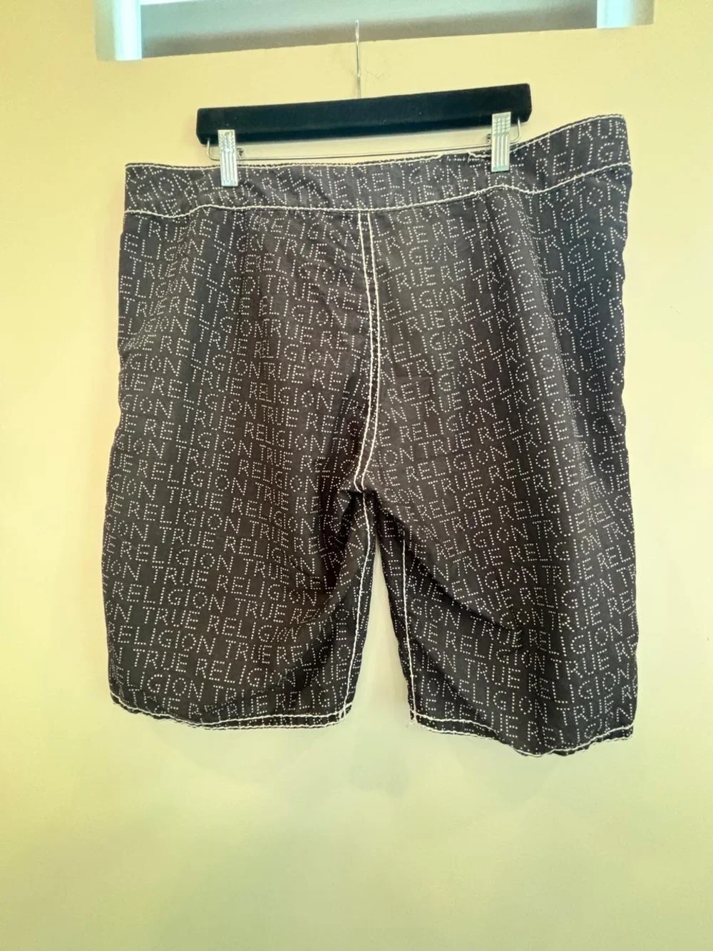 True Religion Men's 38 Board Shorts Black Logo Contrast Stitch Swim